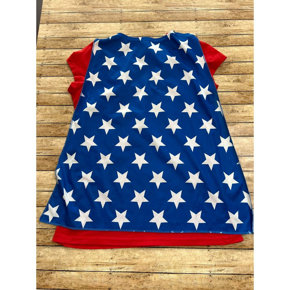 DC Comics Wonder Woman Tshirt with Cape XL (fits like a M) - Picture 3 of 5